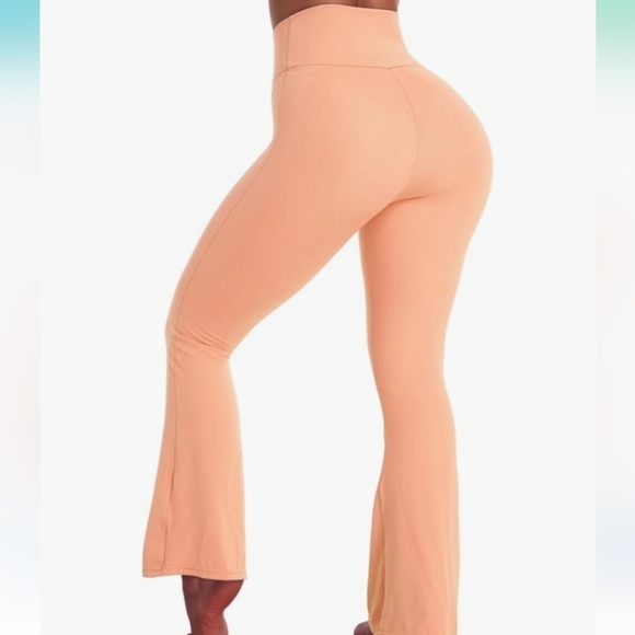 Women's Flared Leggings - Picture 4 of 4